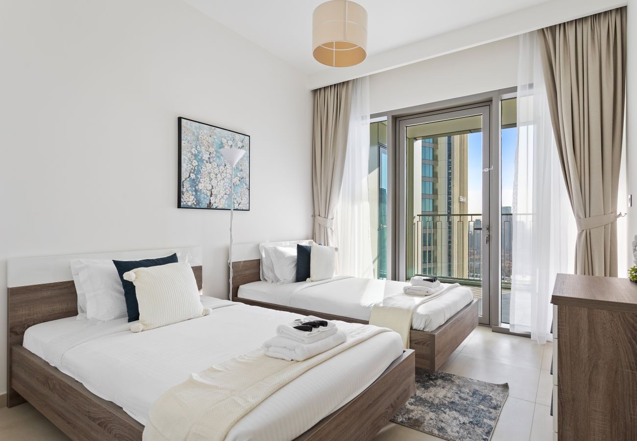 Apartment in Dubai - Skyline 3BDR + 1 GR W/Fountain & Burj Khalifa View