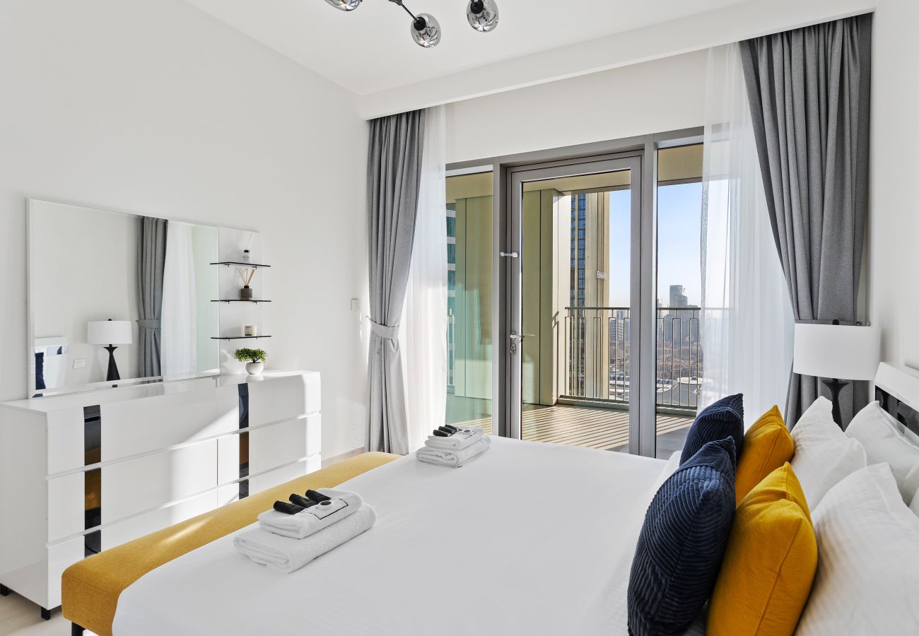 Apartment in Dubai - Skyline 3BDR + 1 GR W/Fountain & Burj Khalifa View