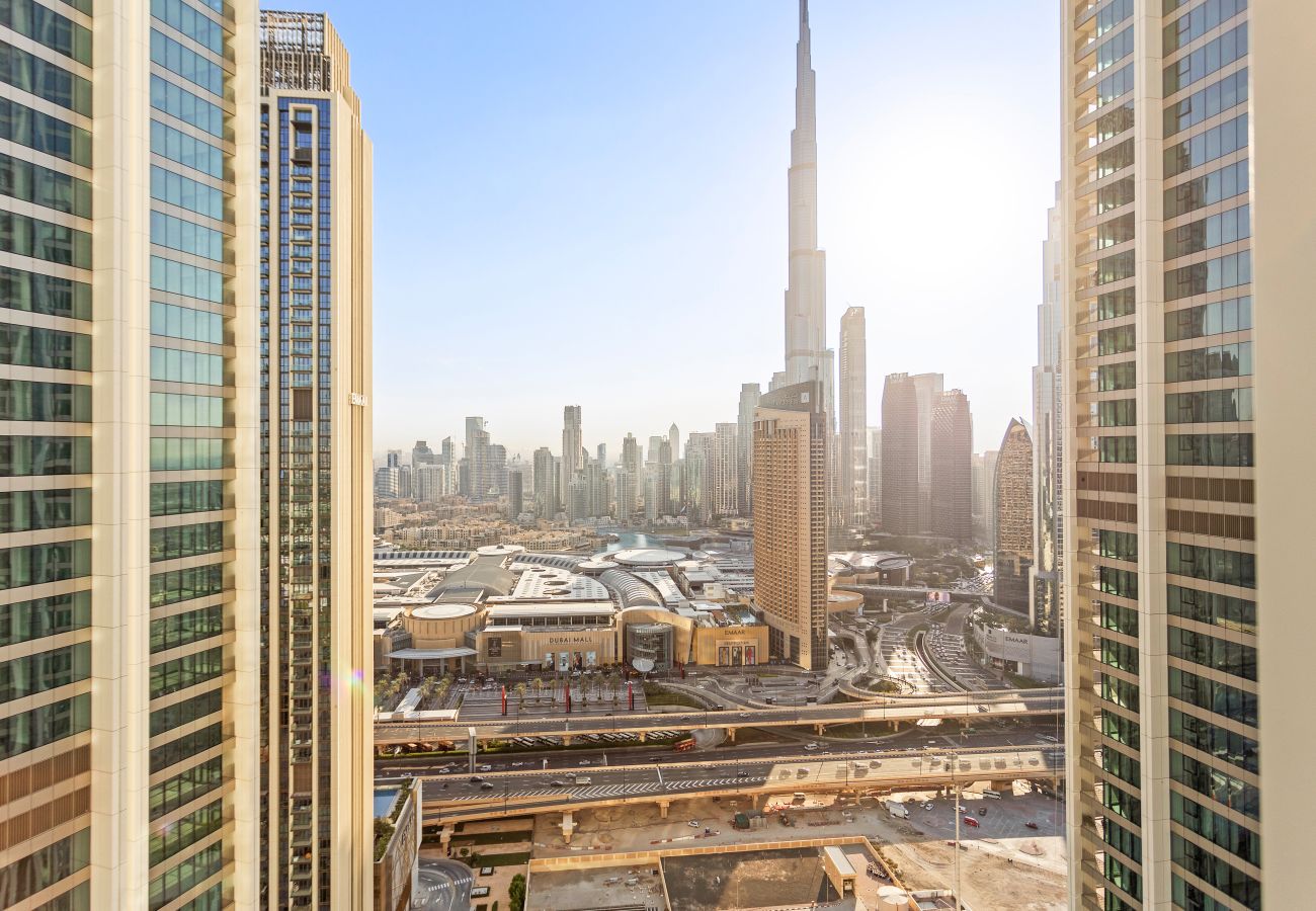 Apartment in Dubai - Skyline 3BDR + 1 GR W/Fountain & Burj Khalifa View