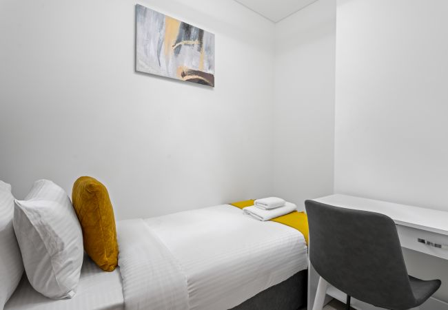 Apartment in Dubai - Luxury 1BR  Featuring Guest/Study Room-SOBHA Waves Apartment in Dubai - Luxury 1BR  Featuring Guest/Study Room-SOBHA Waves