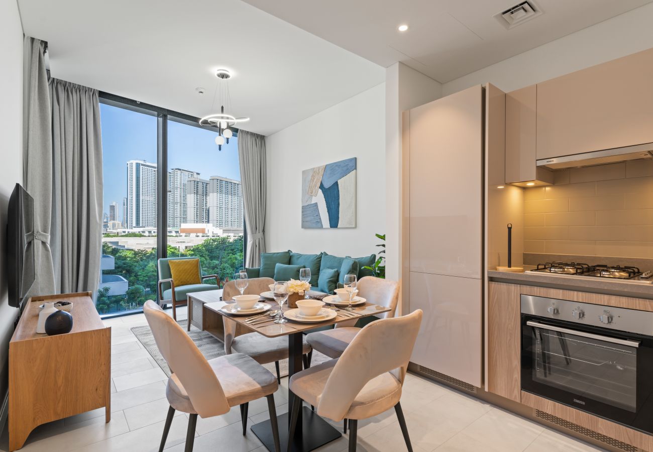 Apartment in Dubai - Luxury 1BR  Featuring Guest/Study Room-SOBHA Waves