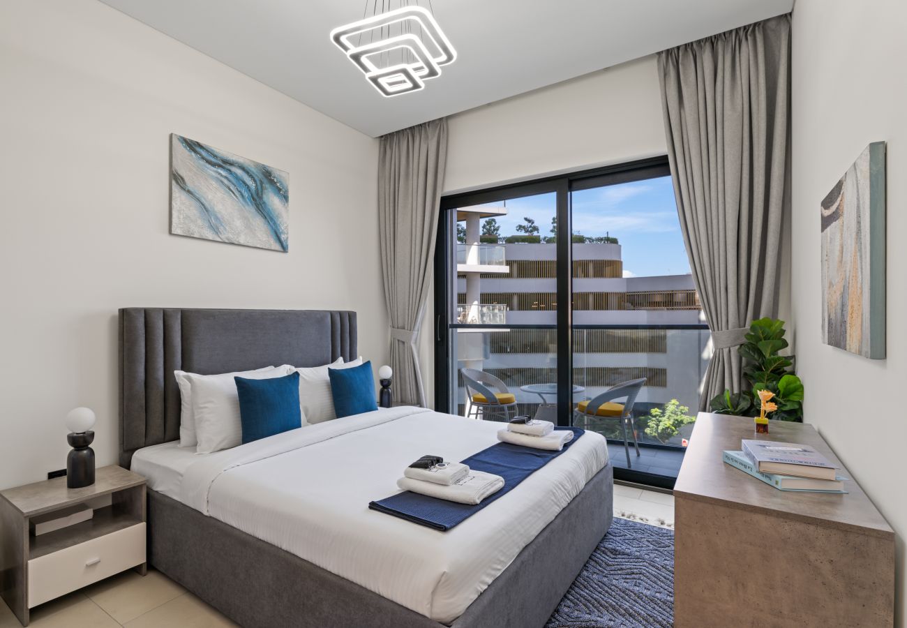 Apartment in Dubai - Luxury 1BR  Featuring Guest/Study Room-SOBHA Waves