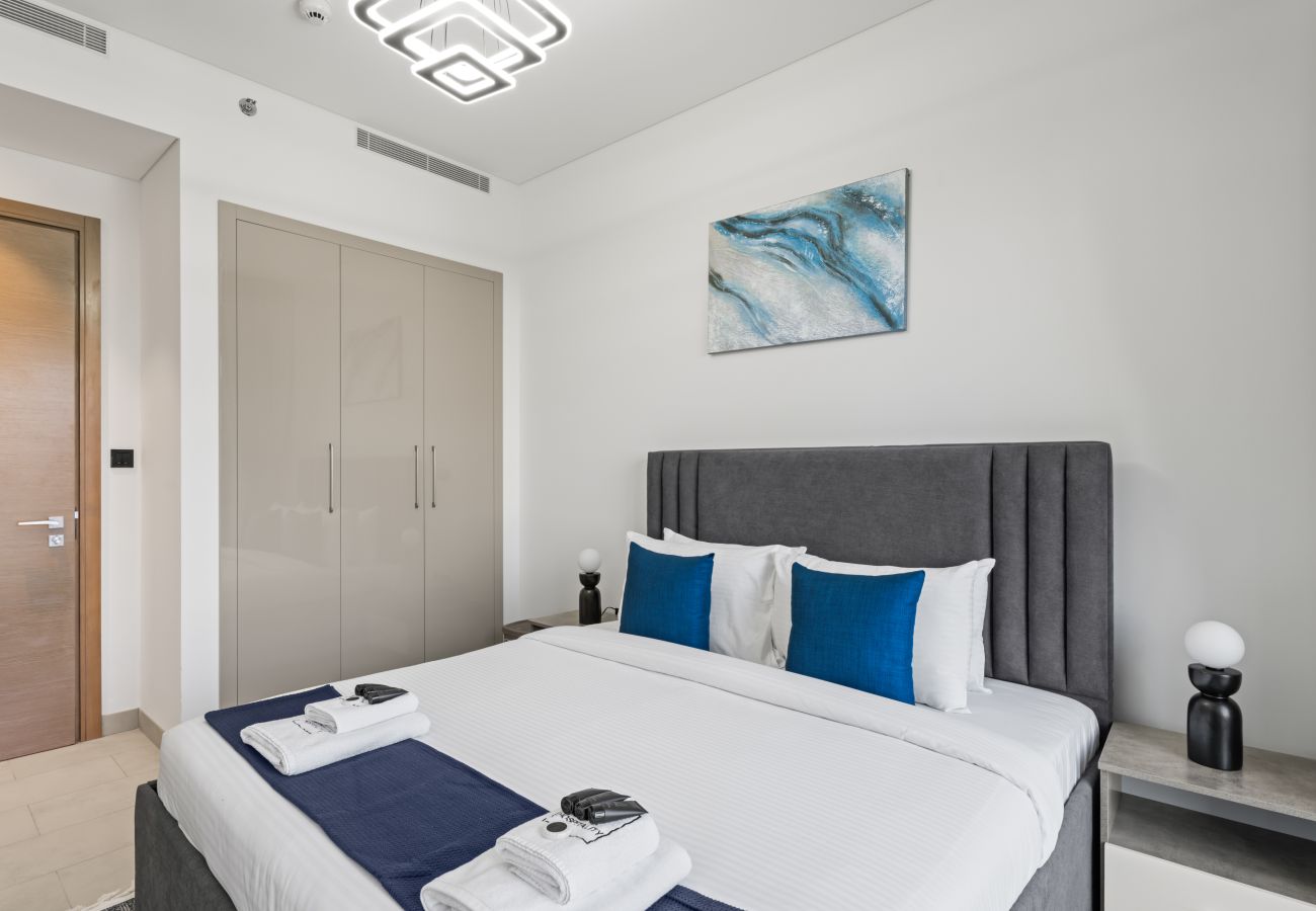 Apartment in Dubai - Luxury 1BR  Featuring Guest/Study Room-SOBHA Waves