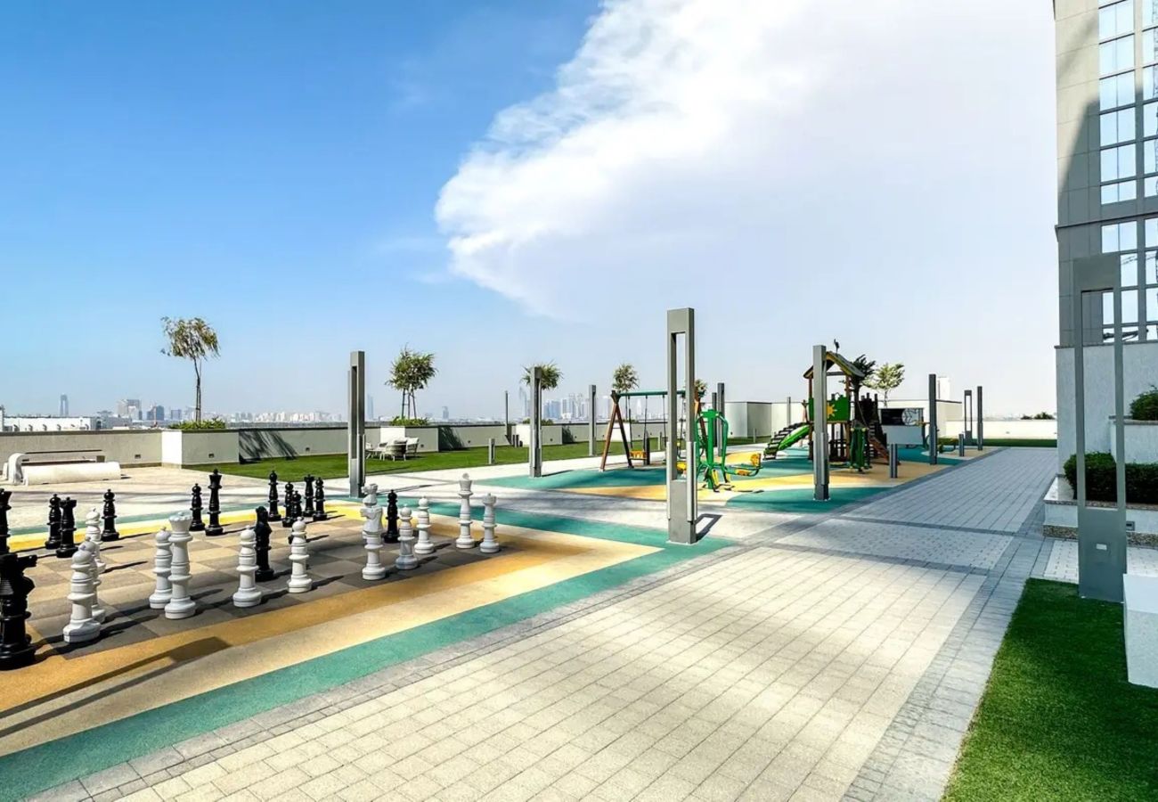 Apartment in Dubai - Luxury 1BR  Featuring Guest/Study Room-SOBHA Waves
