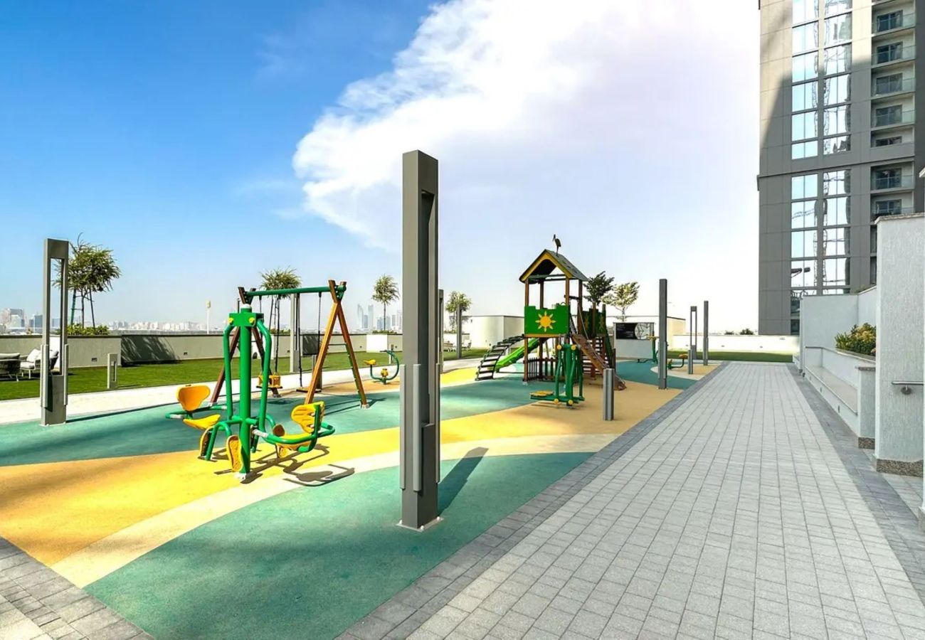 Apartment in Dubai - Luxury 1BR  Featuring Guest/Study Room-SOBHA Waves