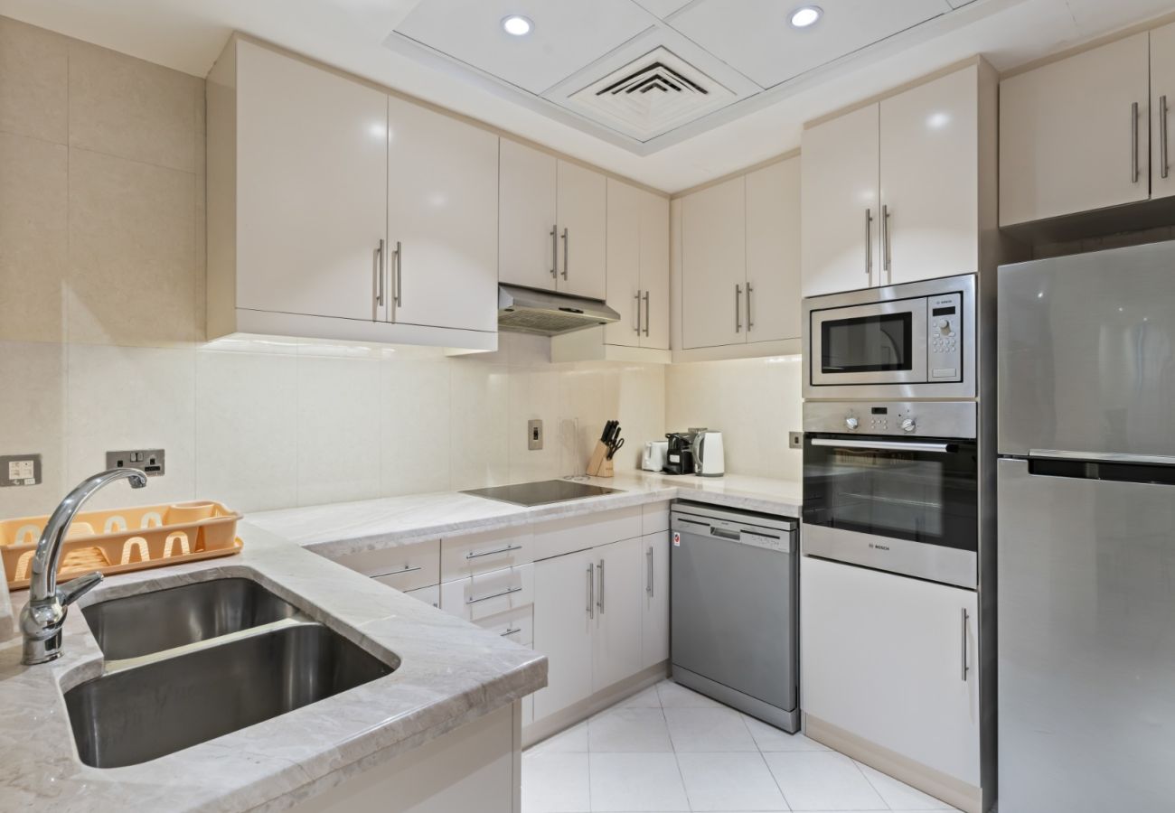 Apartment in Dubai - Vista Luxe: 2BR with Iconic Palm & JBR Views- 23