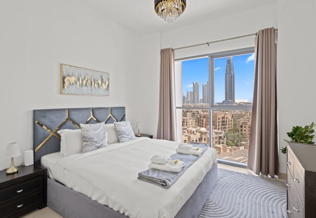 Apartment in Dubai - Skyline Charm: 2BR+1GR W/ Burj Khalifa & Fountain Apartment in Dubai - Skyline Charm: 2BR+1GR W/ Burj Khalifa & Fountain