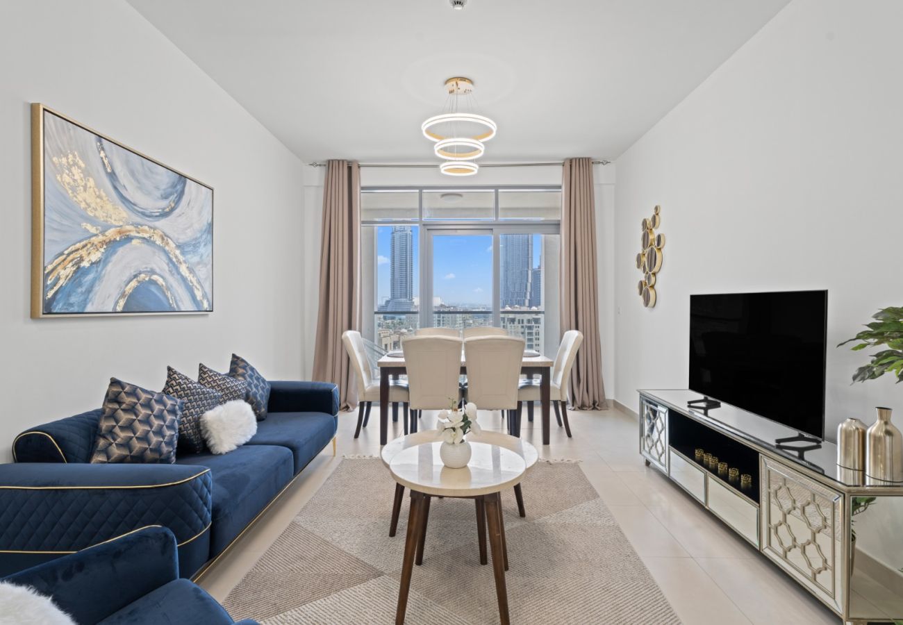 Apartment in Dubai - Skyline Charm: 2BR+1GR W/ Burj Khalifa & Fountain