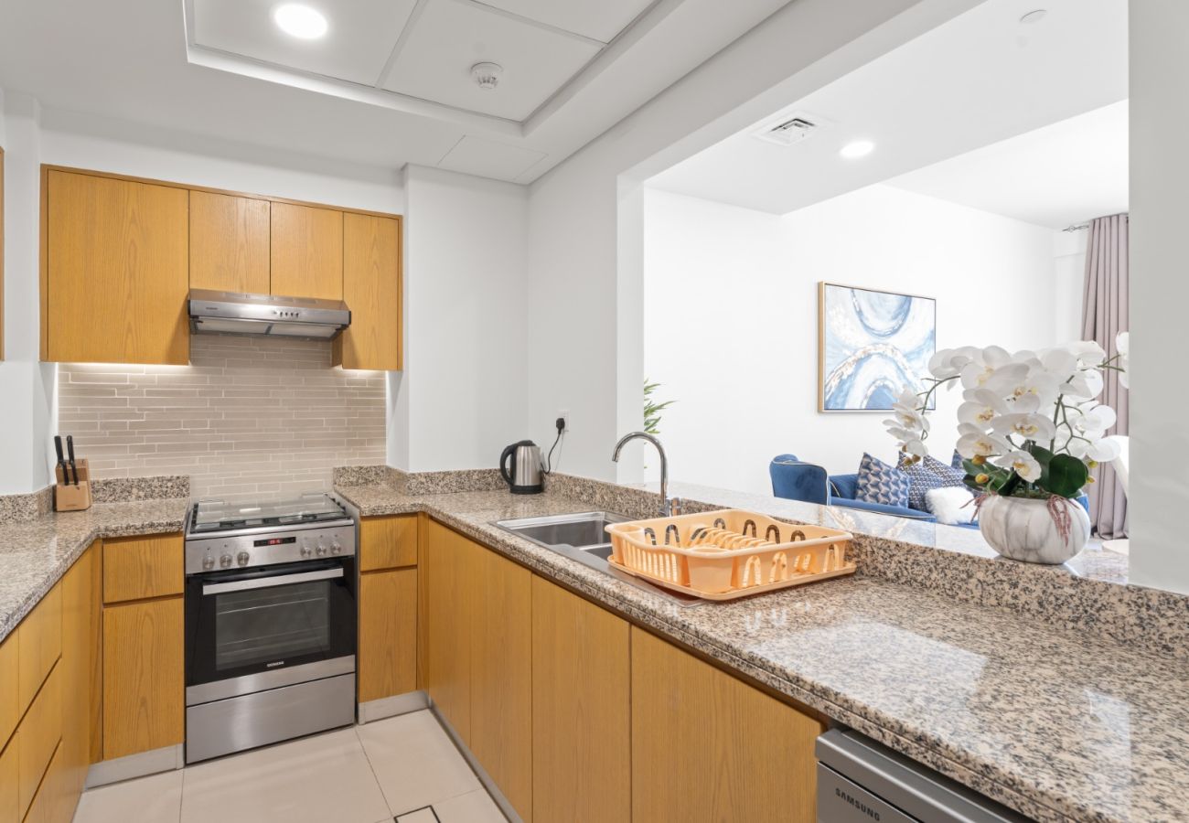 Apartment in Dubai - Skyline Charm: 2BR+1GR W/ Burj Khalifa & Fountain