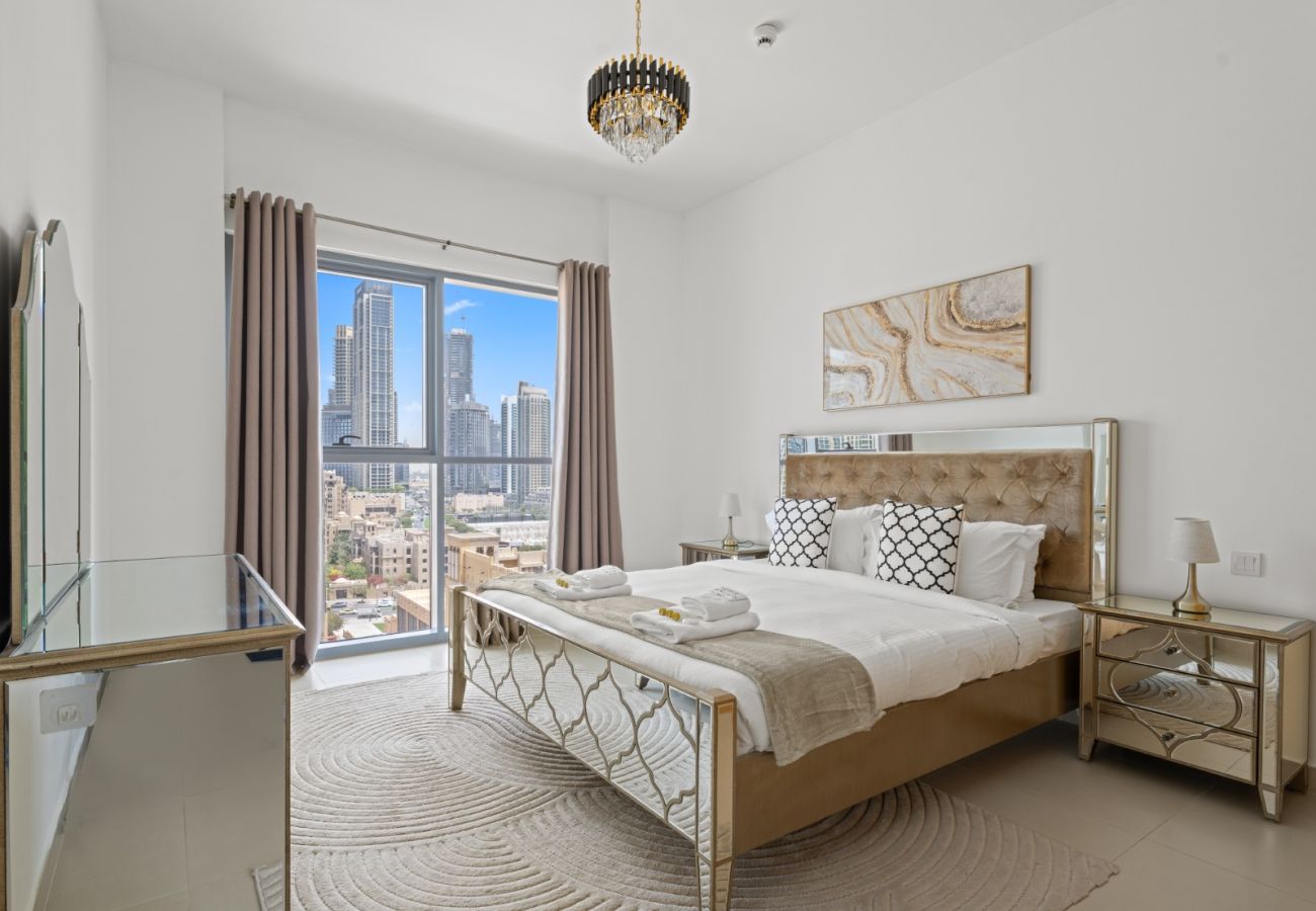 Apartment in Dubai - Skyline Charm: 2BR+1GR W/ Burj Khalifa & Fountain