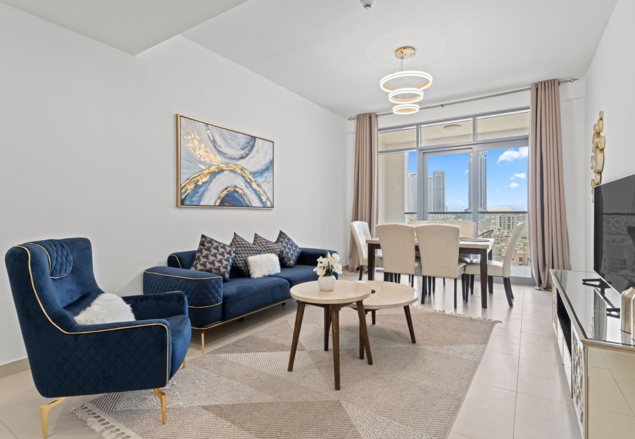 Apartment in Dubai - Skyline Charm: 2BR+1GR W/ Burj Khalifa & Fountain
