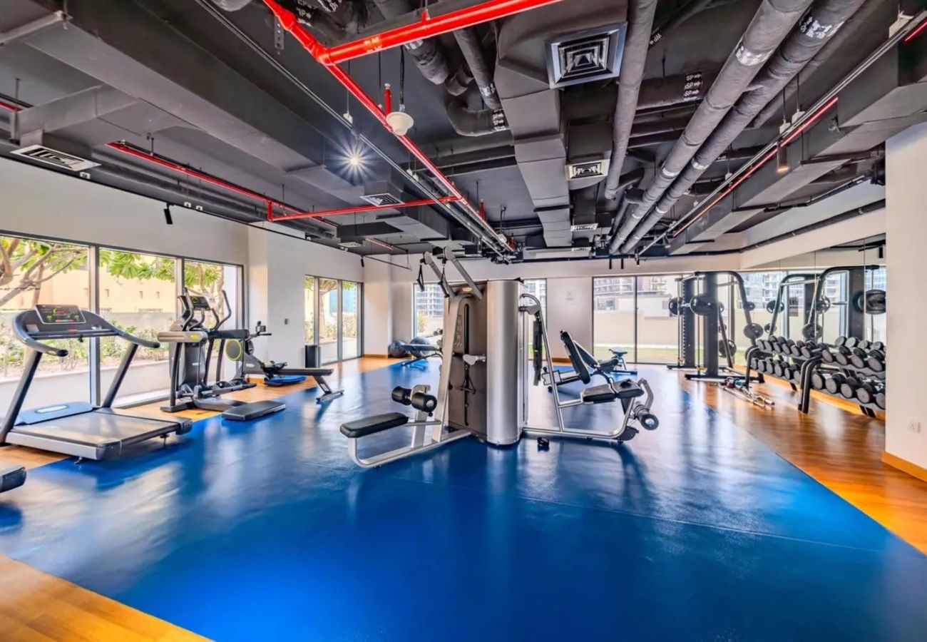 Apartment in Dubai - Skyline Charm: 2BR+1GR W/ Burj Khalifa & Fountain