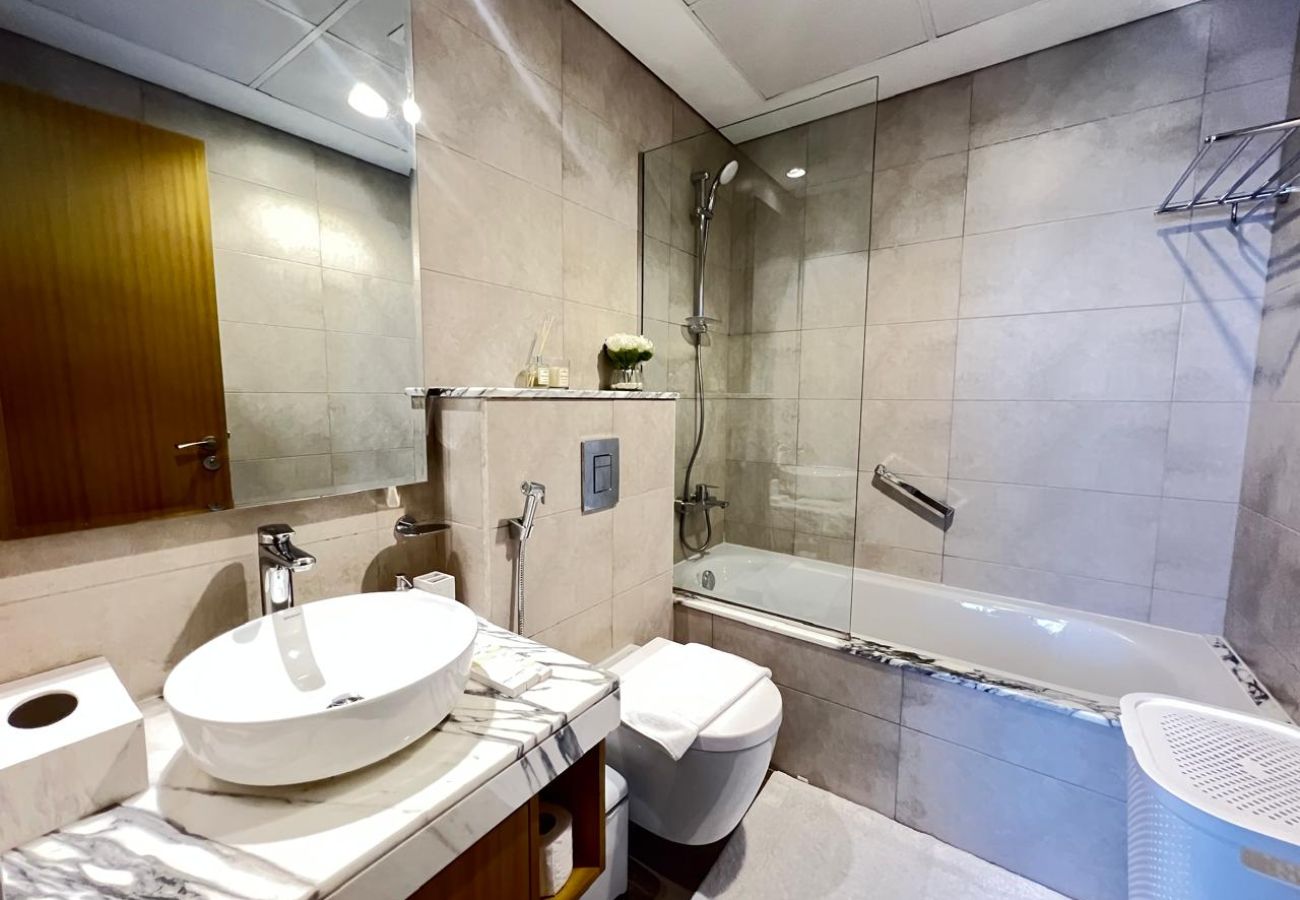 Apartment in Dubai - Sophisticated 2BDR In Aykon City Business Bay
