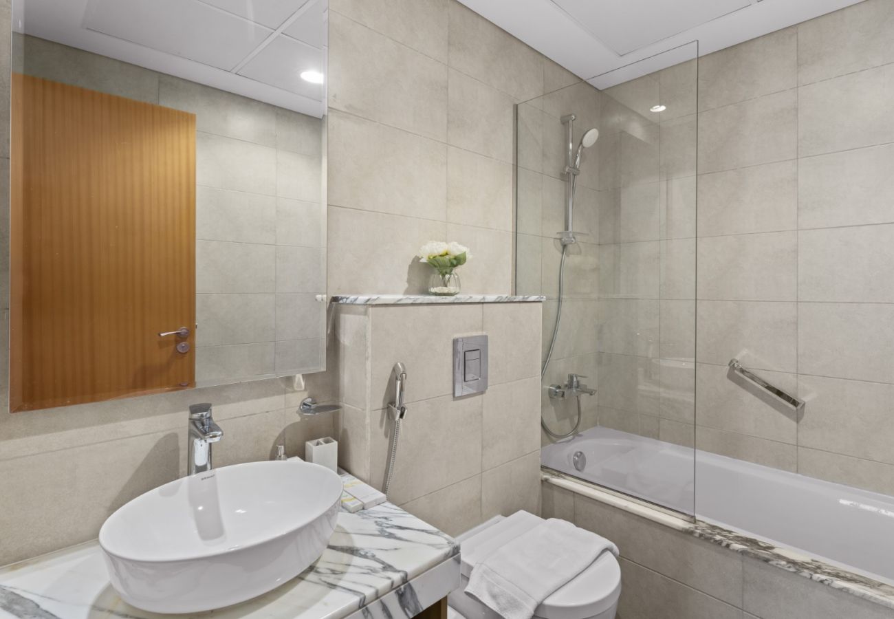 Apartment in Dubai - Sophisticated 2BDR In Aykon City Business Bay