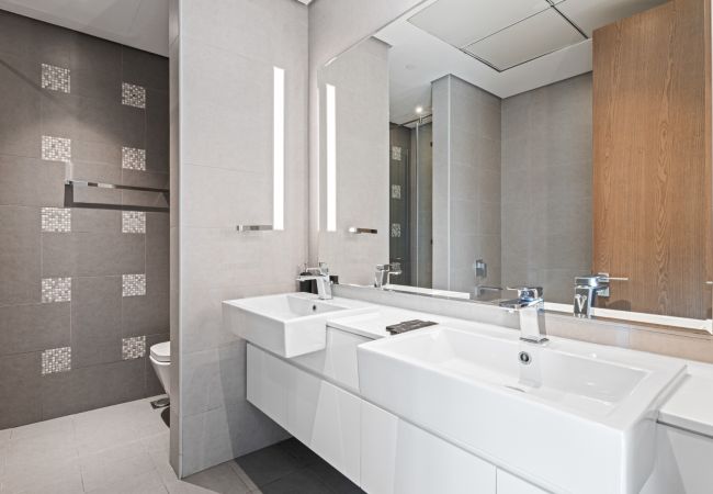 Apartment in Dubai - Stylish City Stay 2BDR + 1GR - Atria Business Bay Apartment in Dubai - Stylish City Stay 2BDR + 1GR - Atria Business Bay