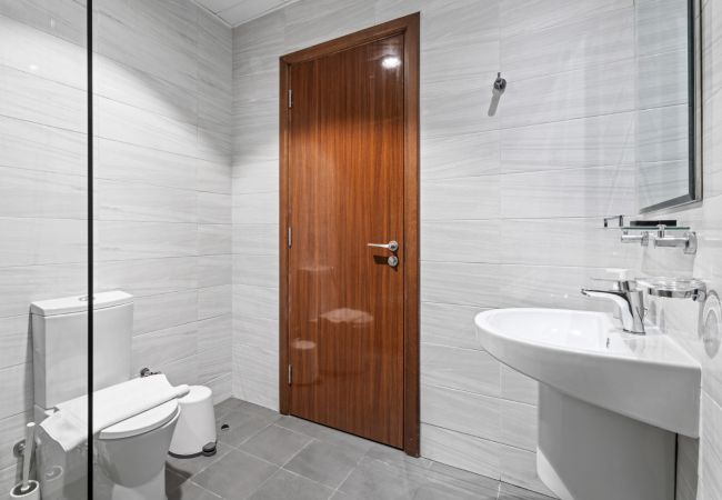 Apartment in Dubai - Urban Elegance: 1BDR in Dunya Apartment in Dubai - Urban Elegance: 1BDR in Dunya
