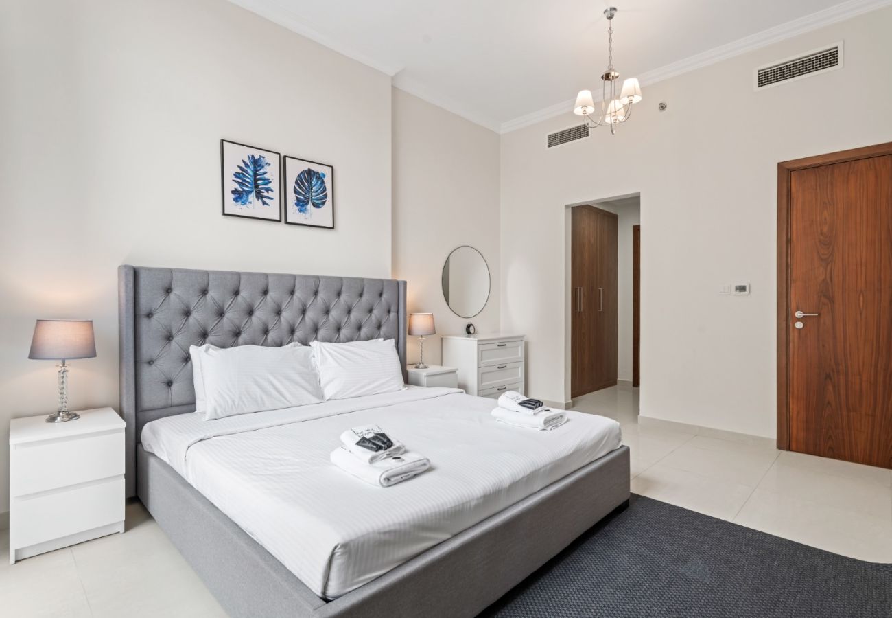 Apartment in Dubai - Urban Elegance: 1BDR in Dunya