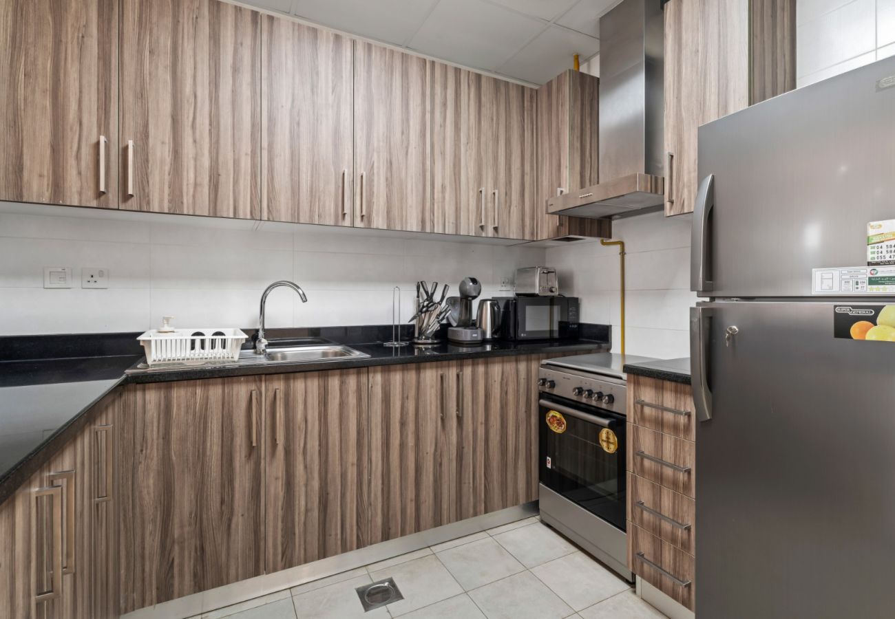 Apartment in Dubai - Urban Elegance: 1BDR in Dunya