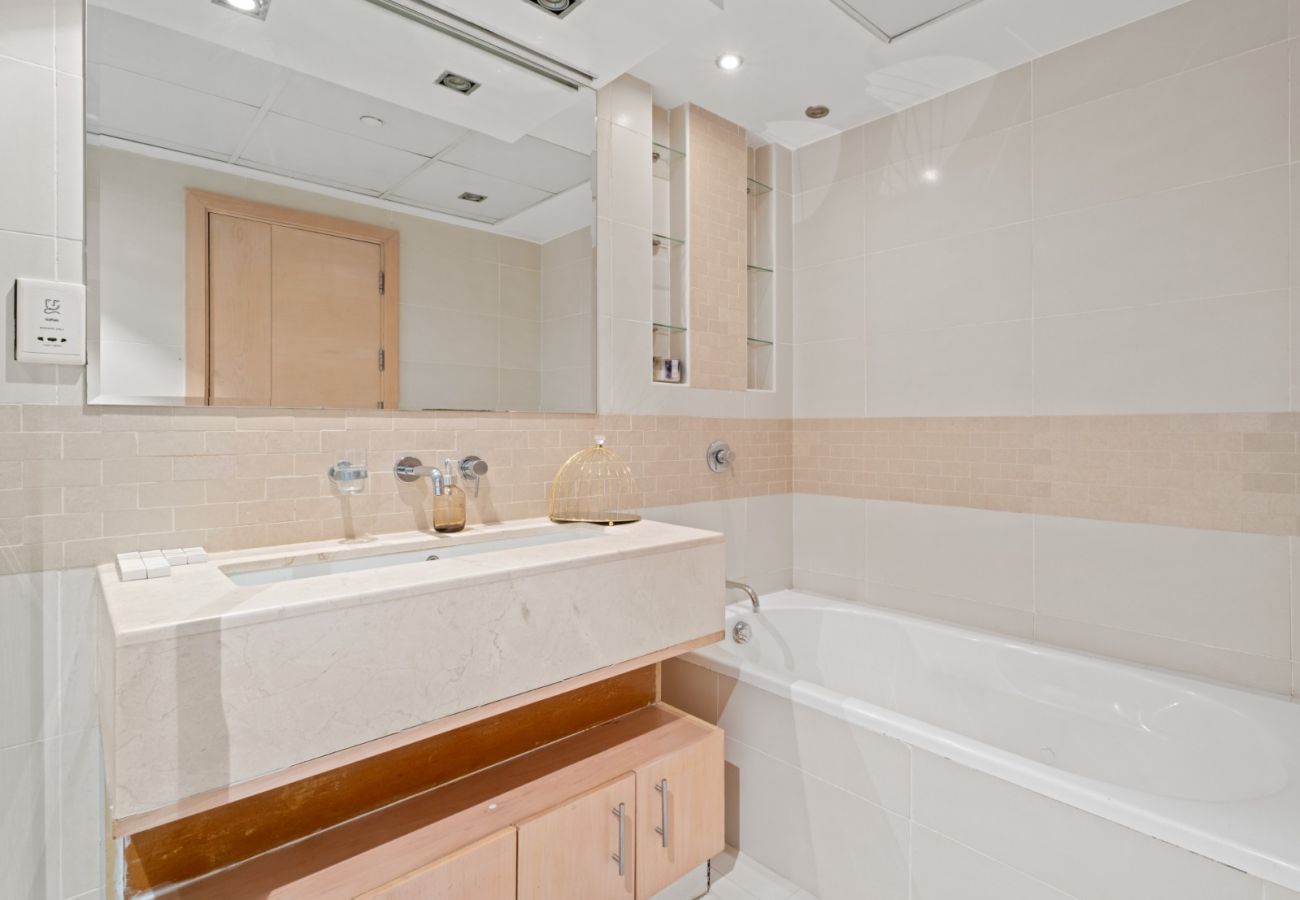 Apartment in Dubai - Horizon Bliss: 2BDR Getaway in Fairfield