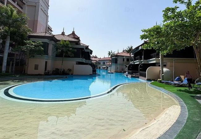Apartment in Dubai - Coastal Serenity: 1BDR in Royal Amwaj Apartment in Dubai - Coastal Serenity: 1BDR in Royal Amwaj