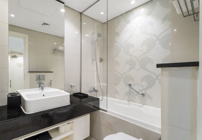 Studio in Dubai - Urban Cozy Studio in Damac Maison Canal View-04 Studio in Dubai - Urban Cozy Studio in Damac Maison Canal View-04