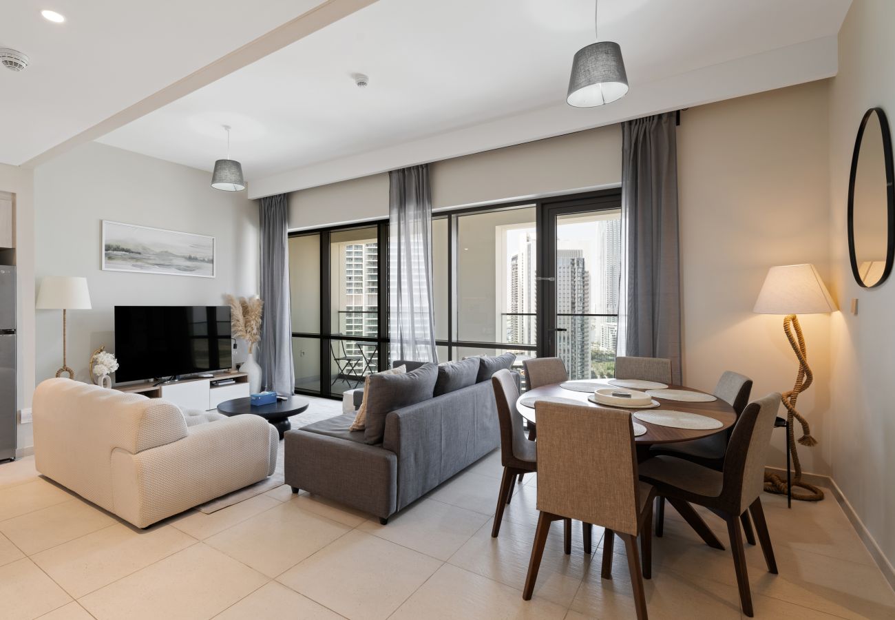Apartment in Dubai - Pristine Luxury 2BDR W/ Sofa Cum Bed- Vida Creek