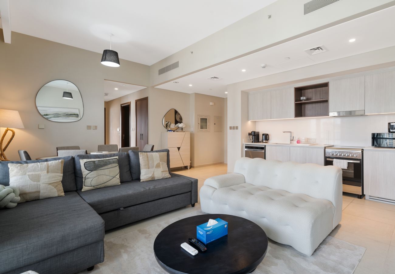 Apartment in Dubai - Pristine Luxury 2BDR W/ Sofa Cum Bed- Vida Creek