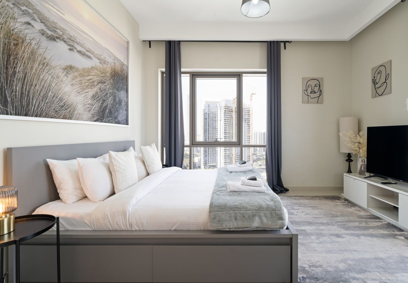 Apartment in Dubai - Pristine Luxury 2BDR W/ Sofa Cum Bed- Vida Creek
