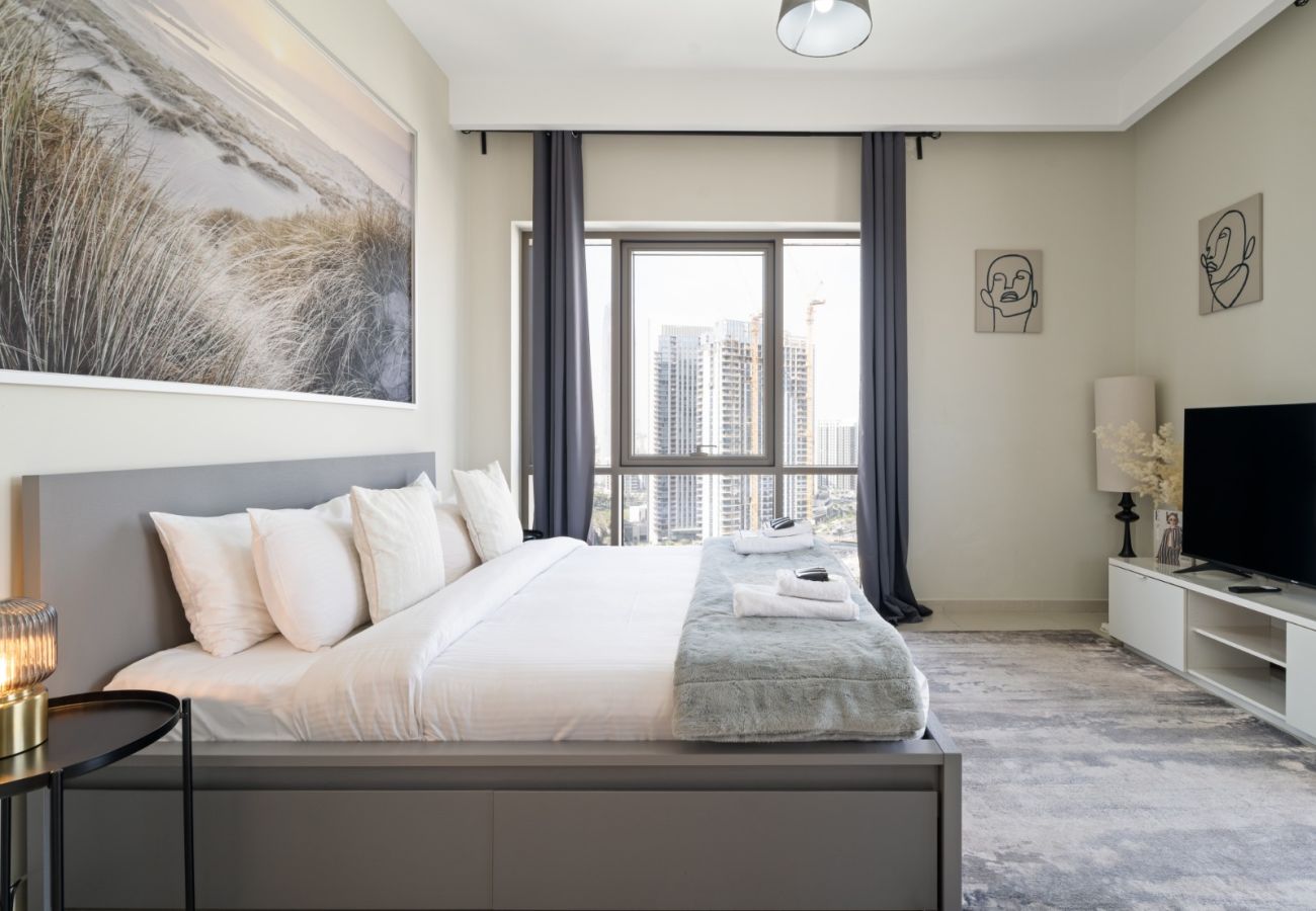 Apartment in Dubai - Pristine Luxury 2BDR W/ Sofa Cum Bed- Vida Creek