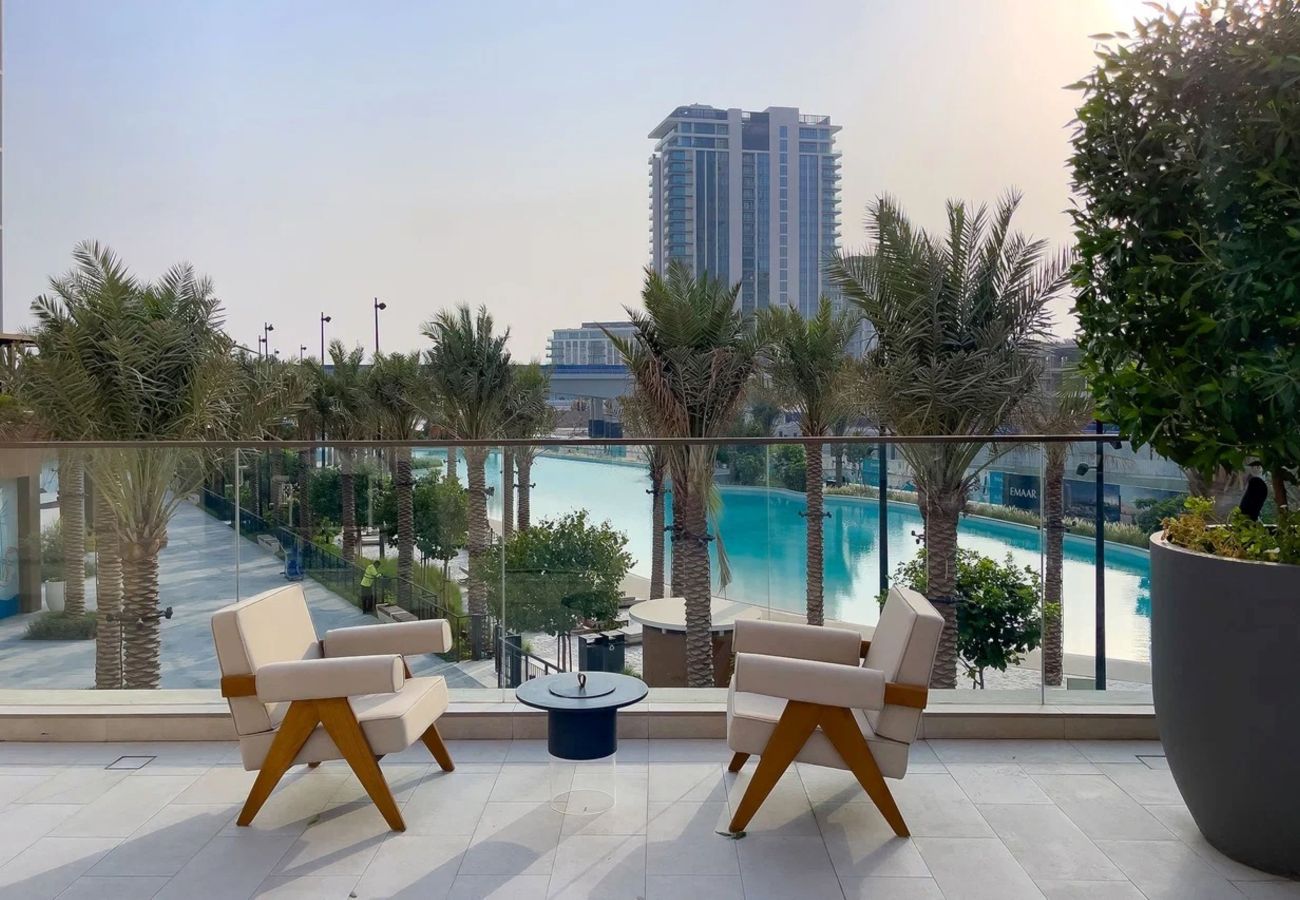 Apartment in Dubai - Pristine Luxury 2BDR W/ Sofa Cum Bed- Vida Creek