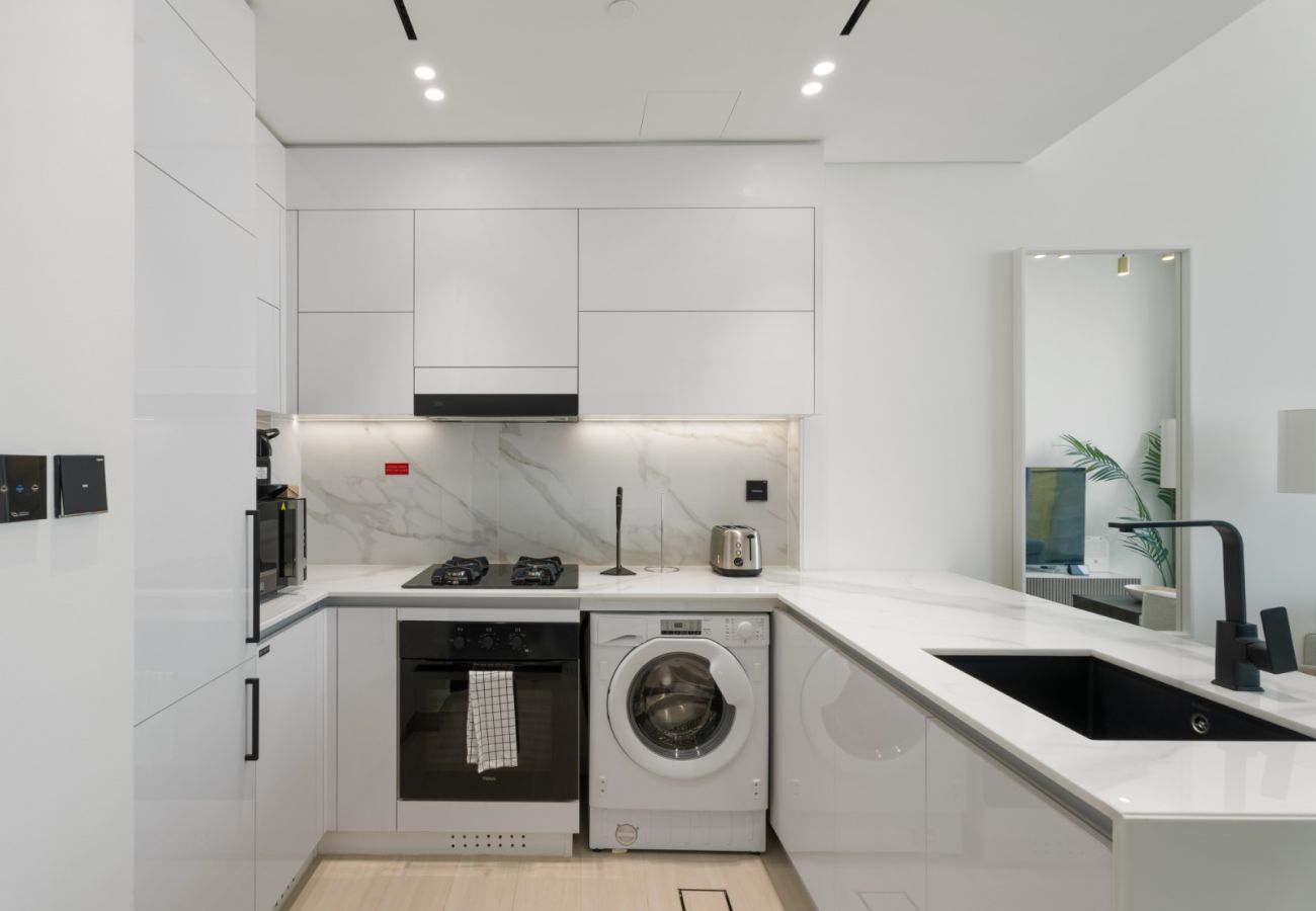 Apartment in Dubai - Luxe Comfort 1BR in Binghatti Venus-05