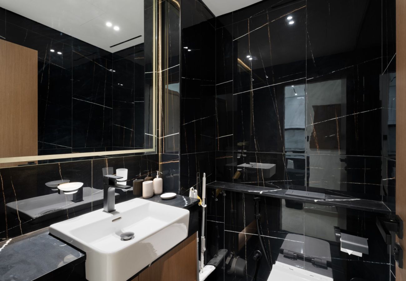 Apartment in Dubai - Luxe Comfort 1BR in Binghatti Venus-05