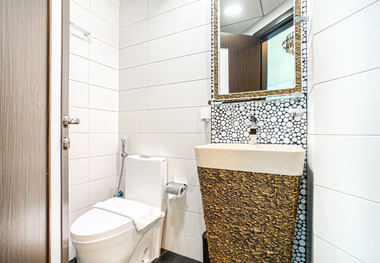 Apartment in Dubai - Chic Urban Escape 1BR in Bayz by Danube-18