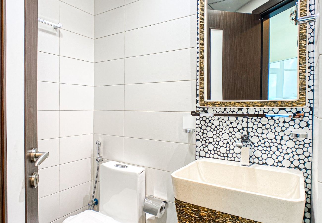 Apartment in Dubai - Chic Urban Escape 1BR in Bayz by Danube-18