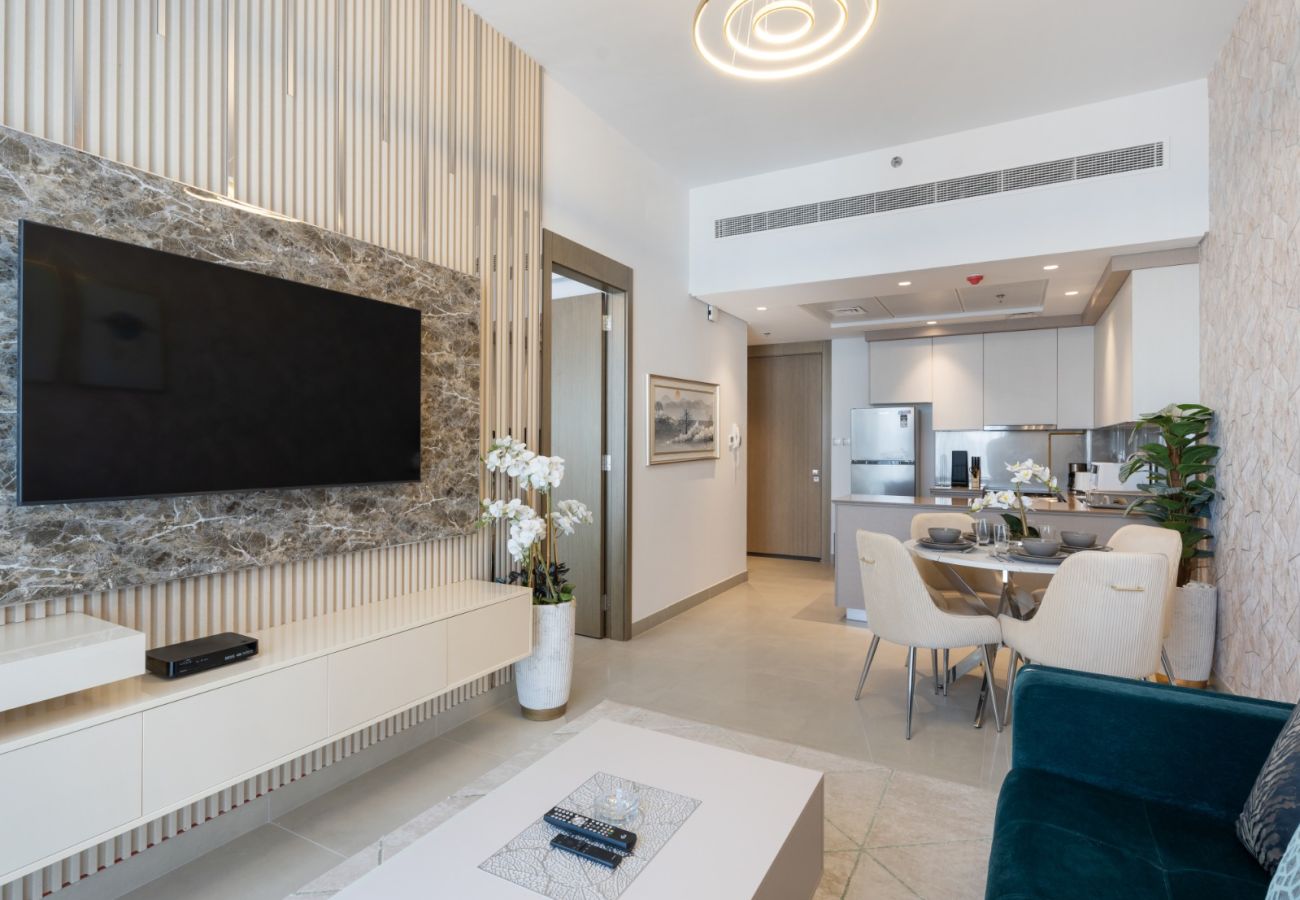 Apartment in Dubai - Elite Haven: Luxurious 1BR in Blue Bell