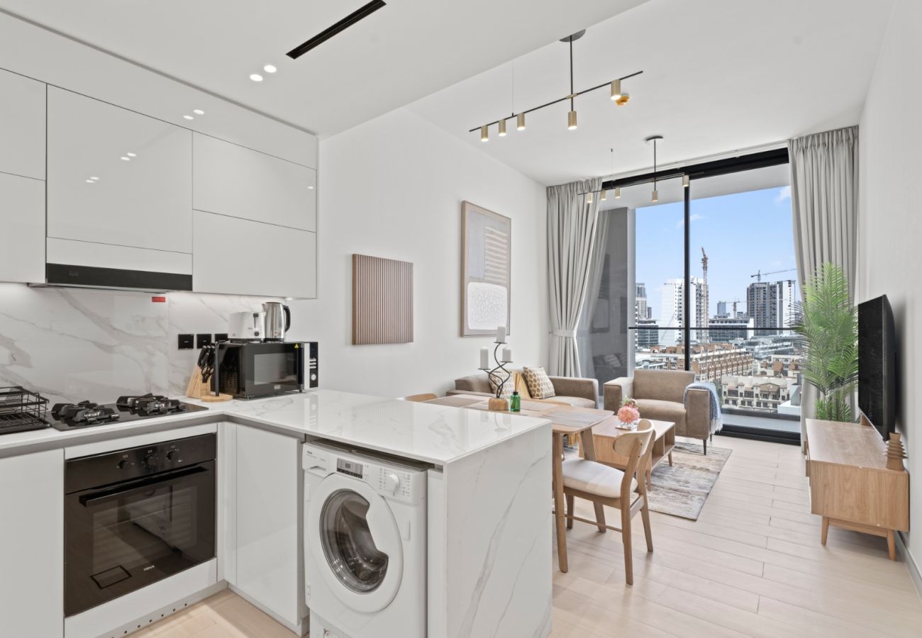 Apartment in Dubai - Aesthetic Elegance: 1 BDR in Binghatti Onyx