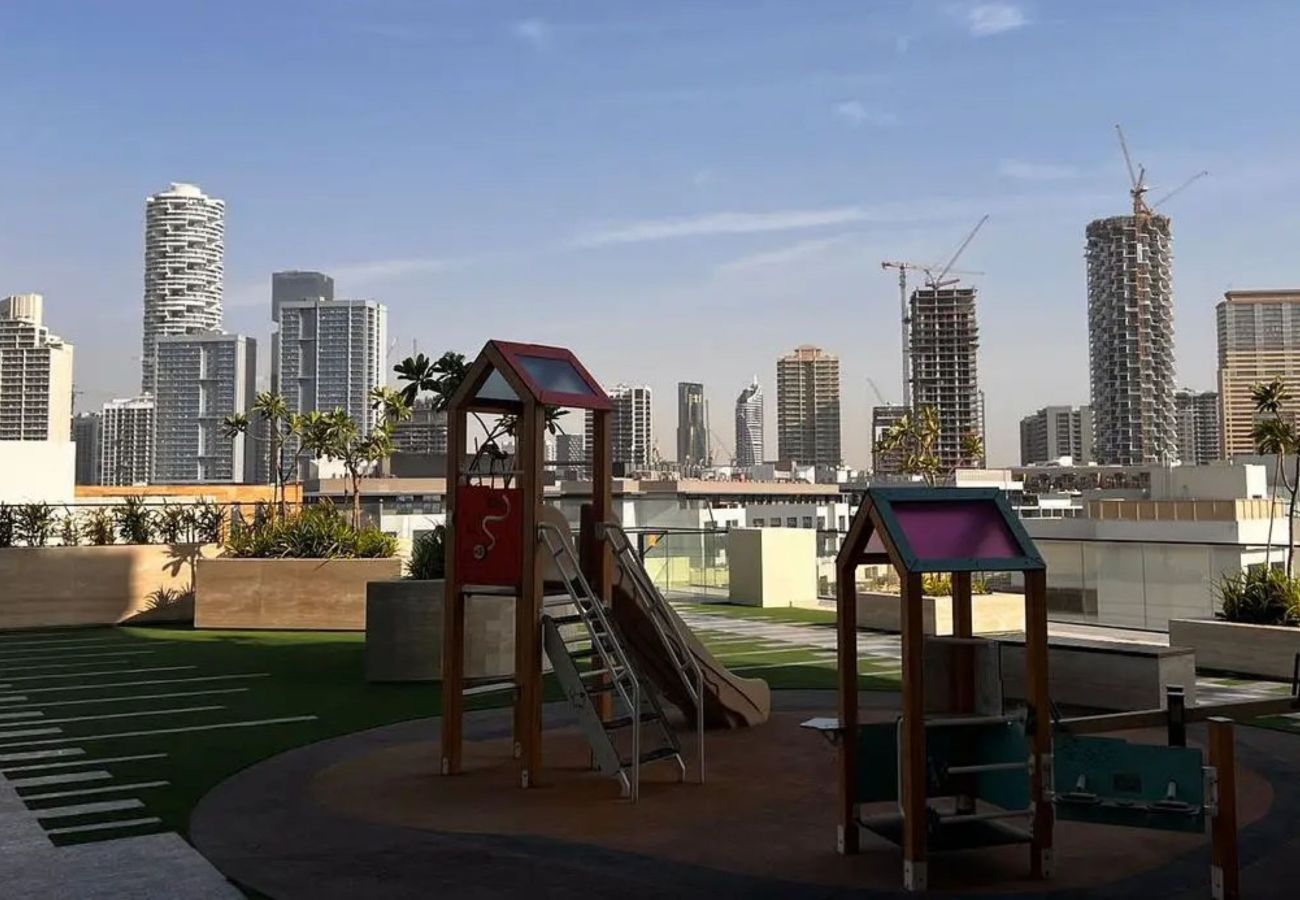 Apartment in Dubai - Aesthetic Elegance: 1 BDR in Binghatti Onyx
