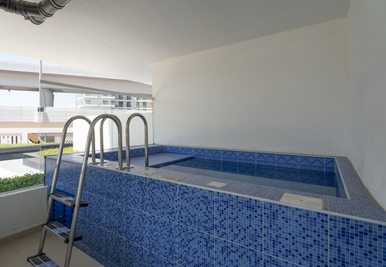 Apartment in Dubai - Spacious Comfy 2BR w Study in Gemz-05