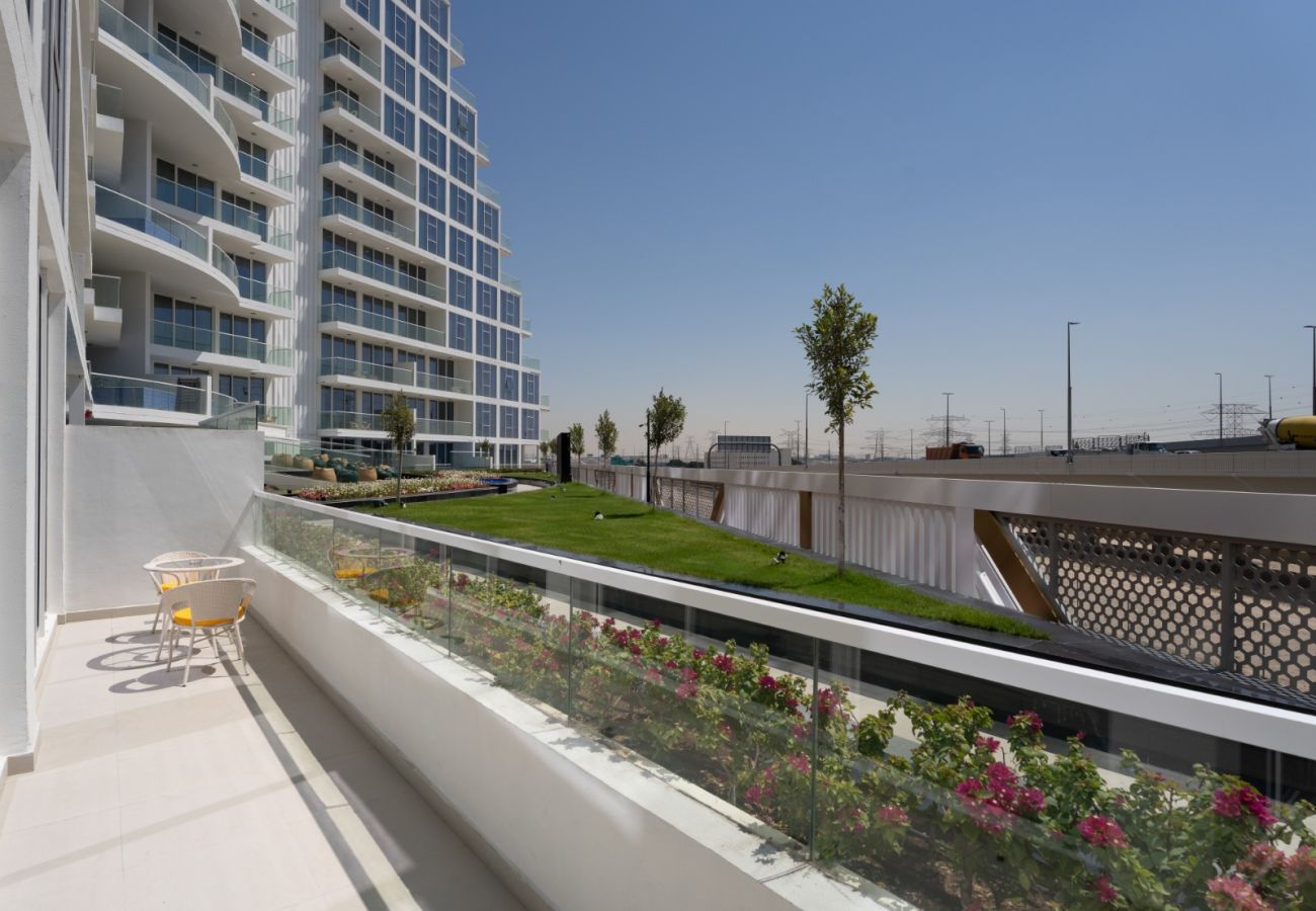 Apartment in Dubai - Spacious Comfy 2BR w Study in Gemz-05