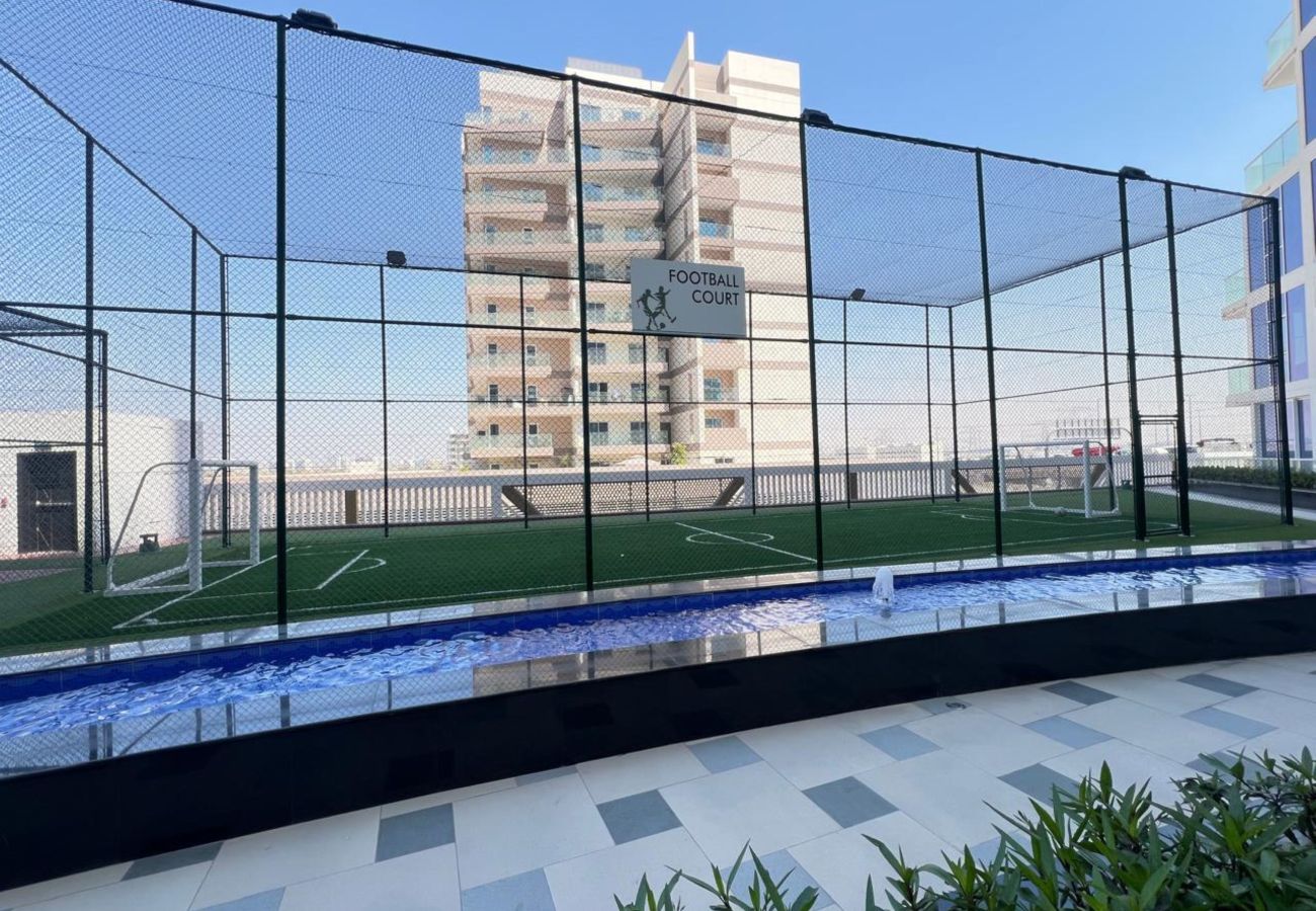 Apartment in Dubai - Spacious Comfy 2BR w Study in Gemz-05