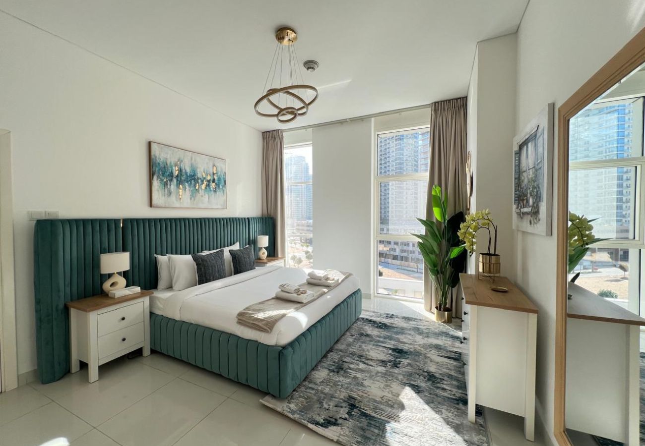 Apartment in Dubai - Luxury Prestige 1BR w/ Sofa Cum Bed-Damac Central
