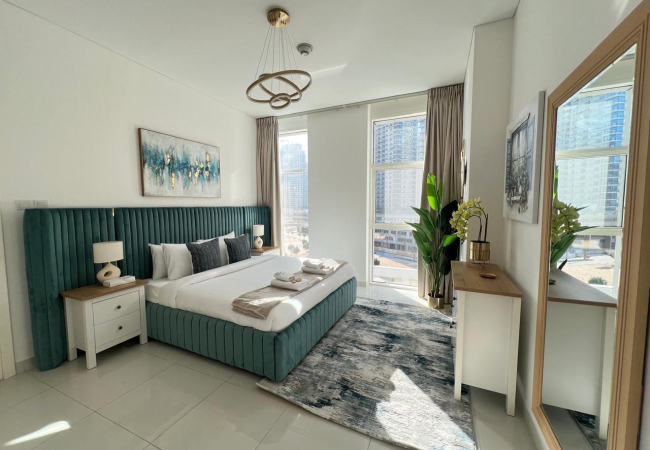 Apartment in Dubai - Luxury Prestige 1BR w/ Sofa Cum Bed-Damac Central