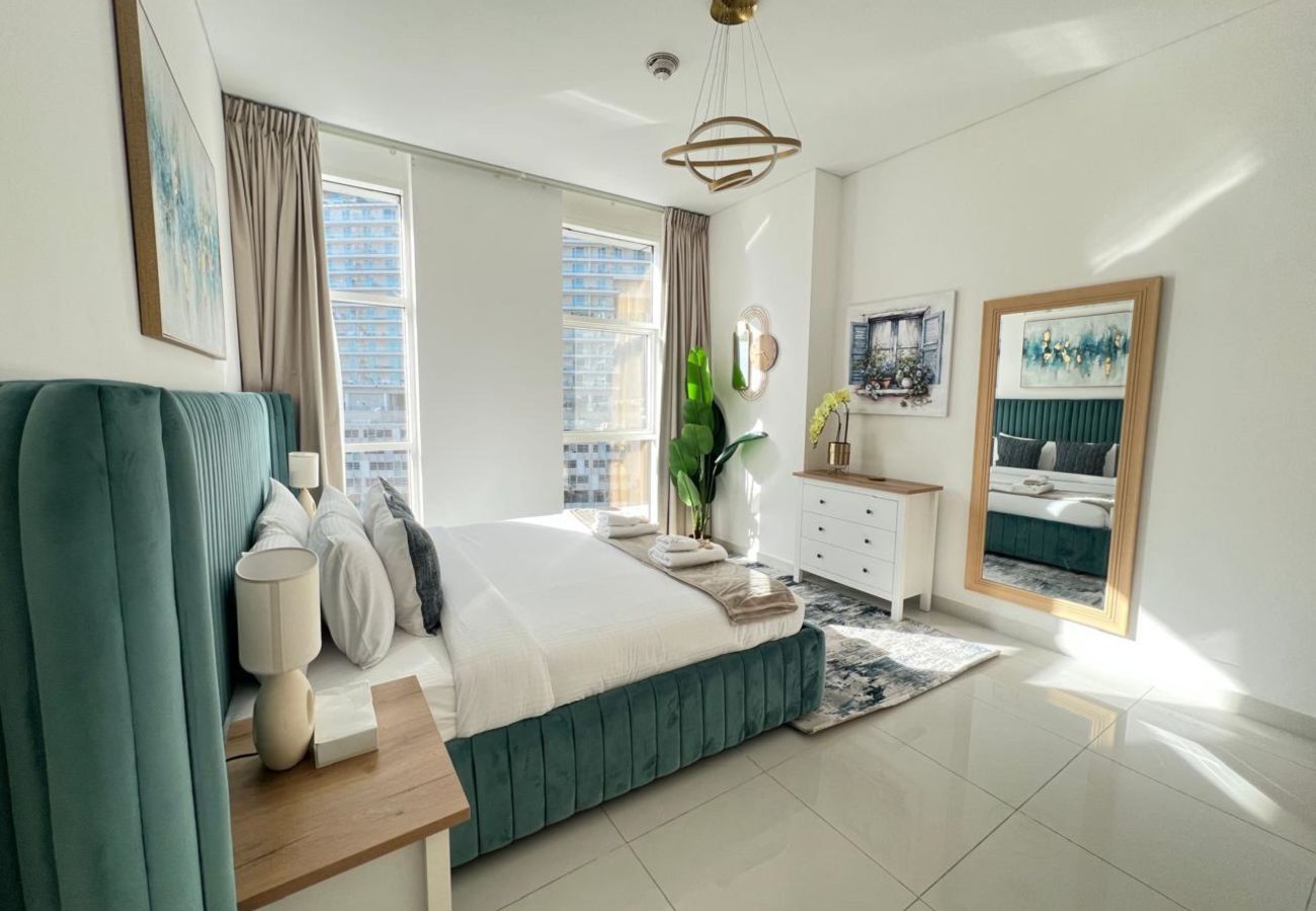 Apartment in Dubai - Luxury Prestige 1BR w/ Sofa Cum Bed-Damac Central