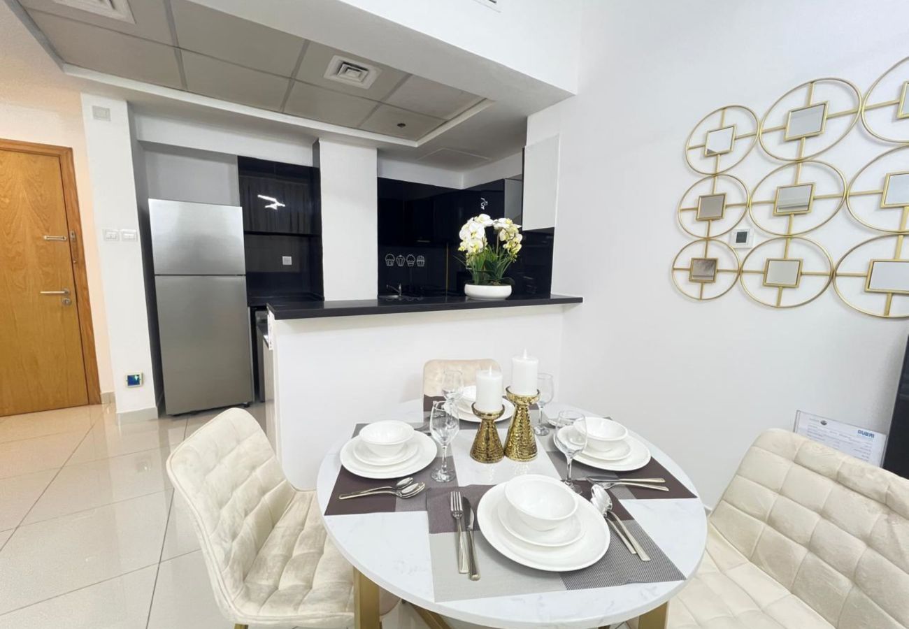 Apartment in Dubai - Luxury Prestige 1BR w/ Sofa Cum Bed-Damac Central