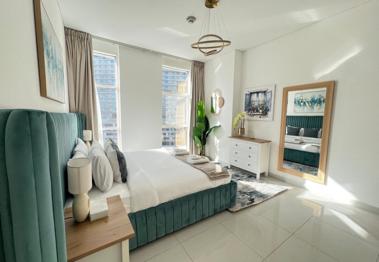 Apartment in Dubai - Luxury Prestige 1BR w/ Sofa Cum Bed-Damac Central
