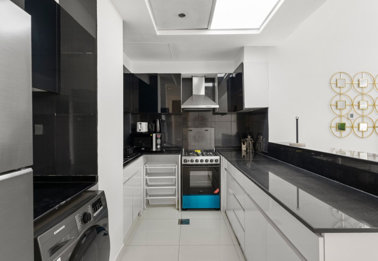 Apartment in Dubai - Luxury Prestige 1BR w/ Sofa Cum Bed-Damac Central