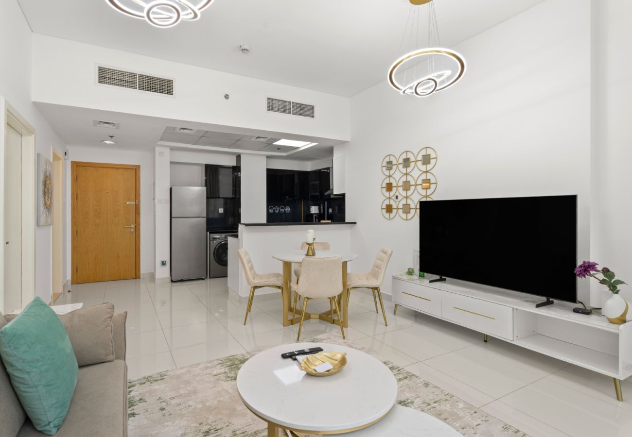 Apartment in Dubai - Luxury Prestige 1BR w/ Sofa Cum Bed-Damac Central