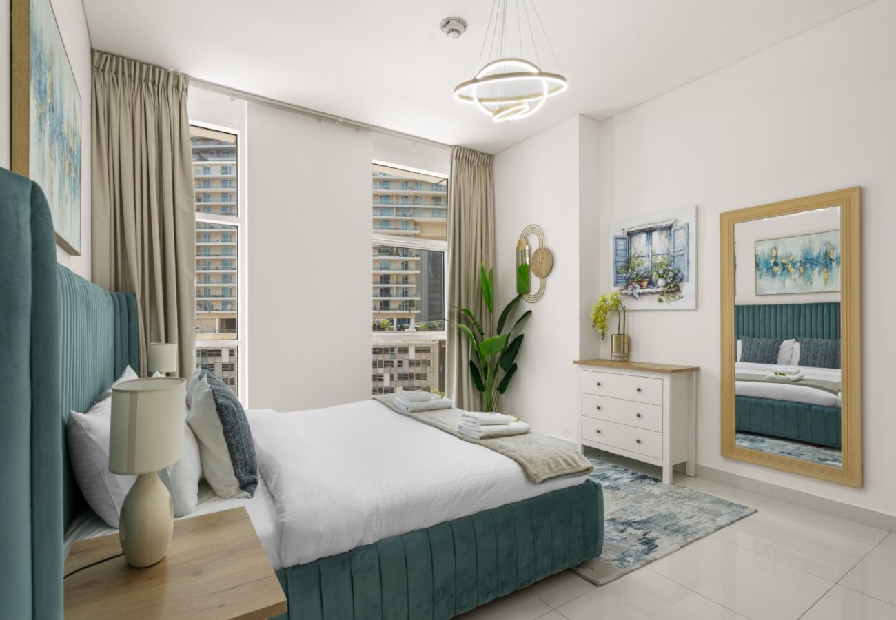 Apartment in Dubai - Luxury Prestige 1BR w/ Sofa Cum Bed-Damac Central