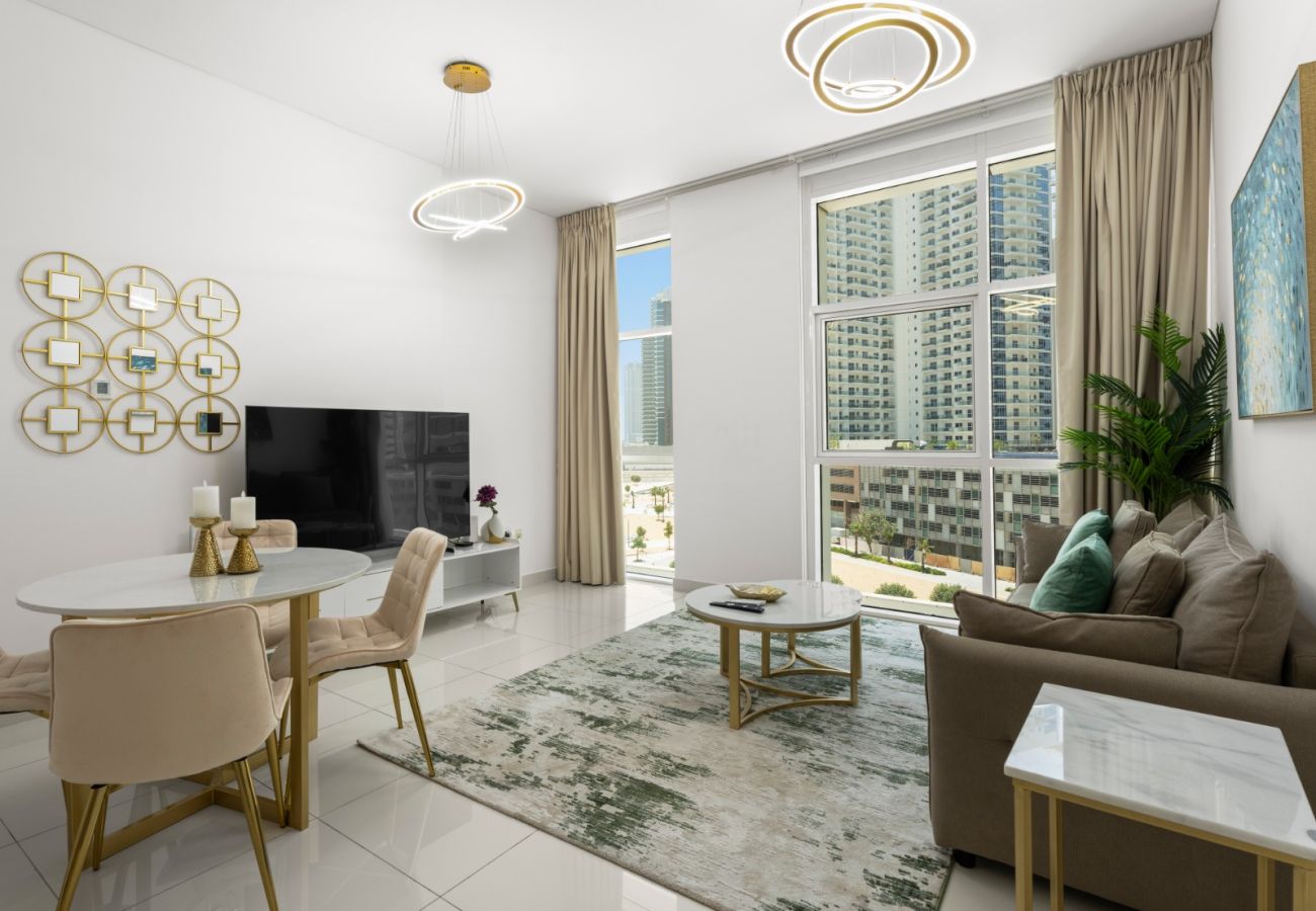 Apartment in Dubai - Luxury Prestige 1BR w/ Sofa Cum Bed-Damac Central
