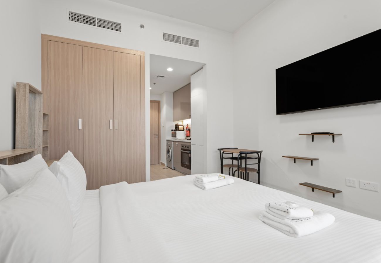 Studio in Dubai - Homely Bliss Studio in Azizi Riviera